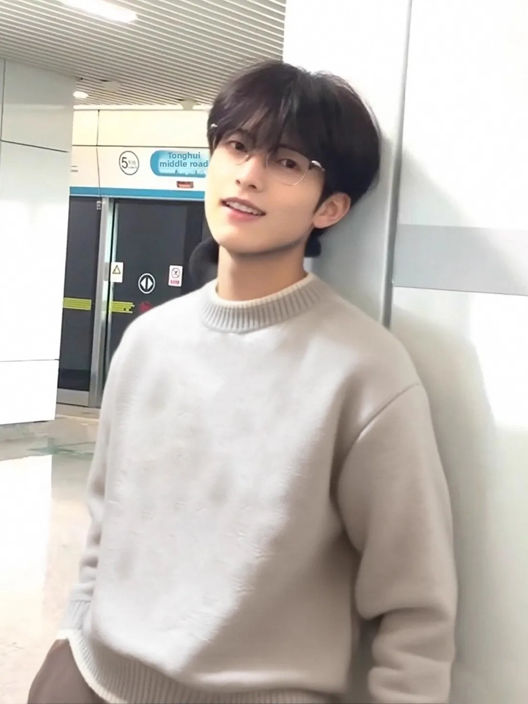 

Мужской зимний вязаный свитер с круглым вырезом, легкий, теплый, в стиле lazy fashion, базовый слой, имитация двухслойности