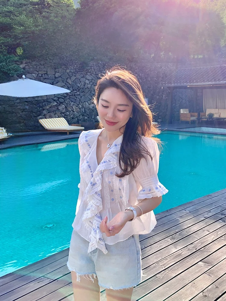 

Sweet Handmade Embroidery Floral Trim Cotton Blouse Cheesekisses Beautiful Small Blue Flower Embellied Loose Fit ort S...