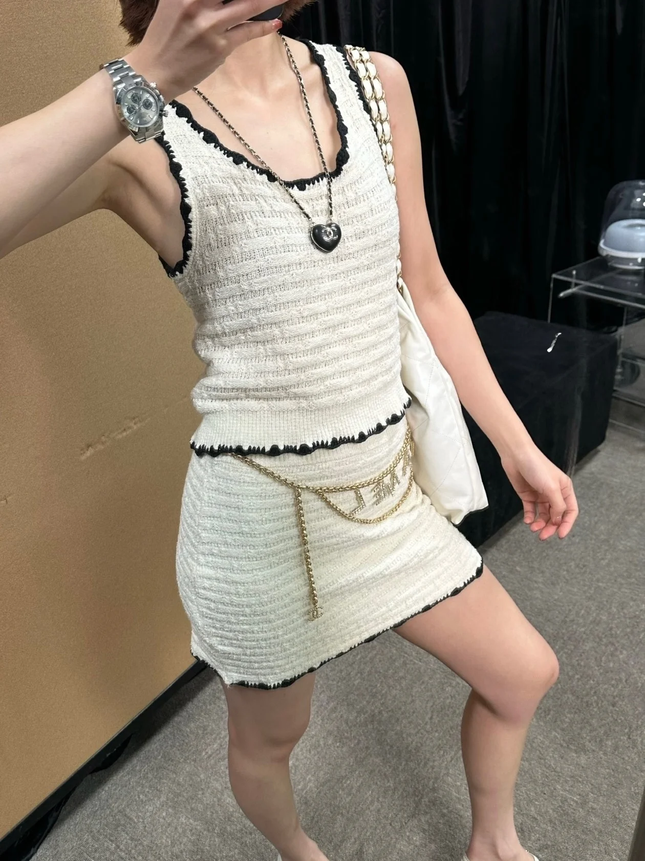 

VIBE Trendy Brand Spring Summer New Color Block Knitted Vest Women Short Style Slim Fit Top High-End Feeling Skirt Set