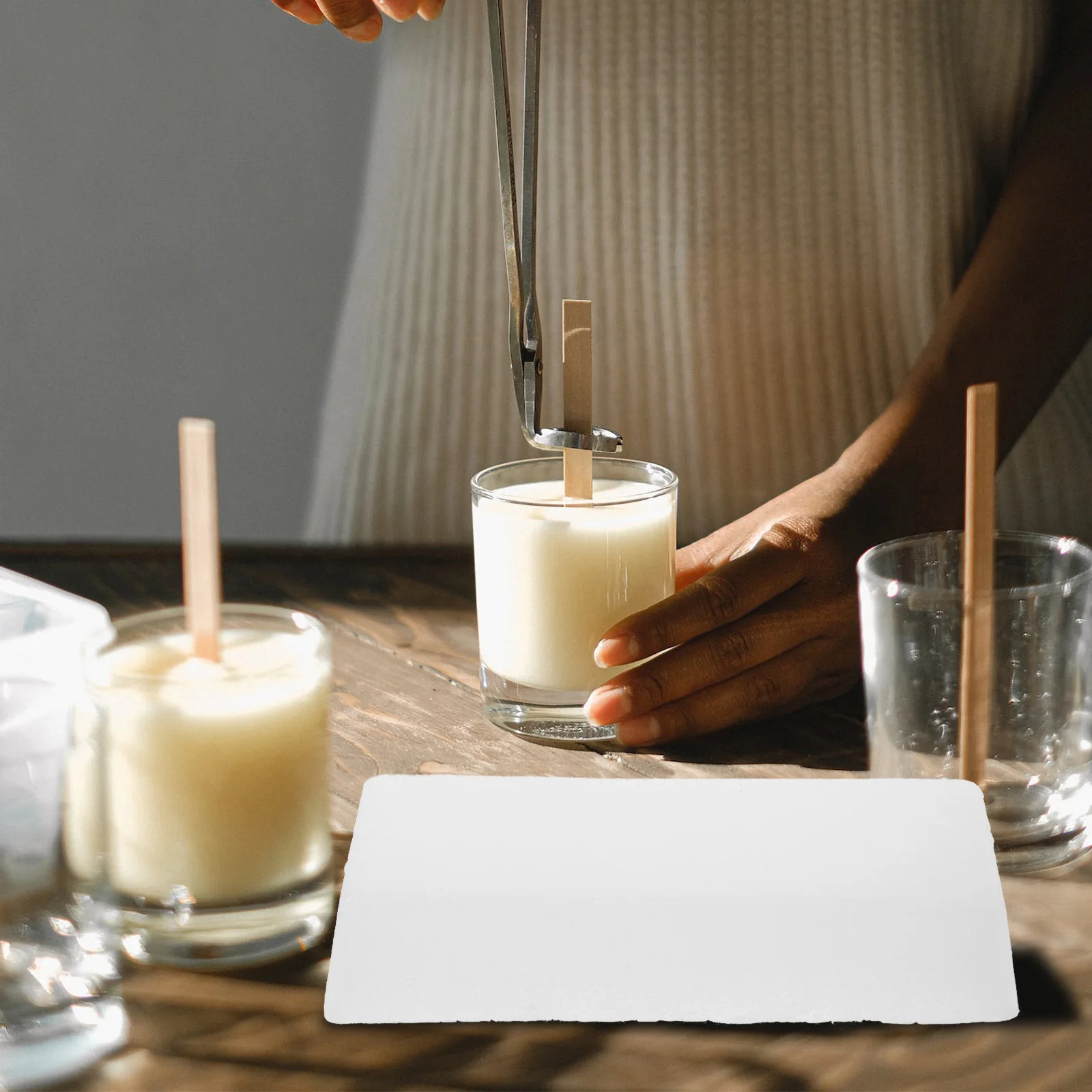 

Solid Paraffin Wax Block for Candles Making Crafts and Polishing Wood Floor Waterproofing Lubricant Household Industrial Use