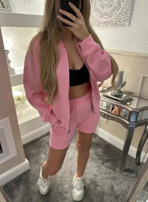 

Women's Autumn Winter Sports Two-Piece Set Long Sleeved Jacket And Shorts Combo for Active Wear