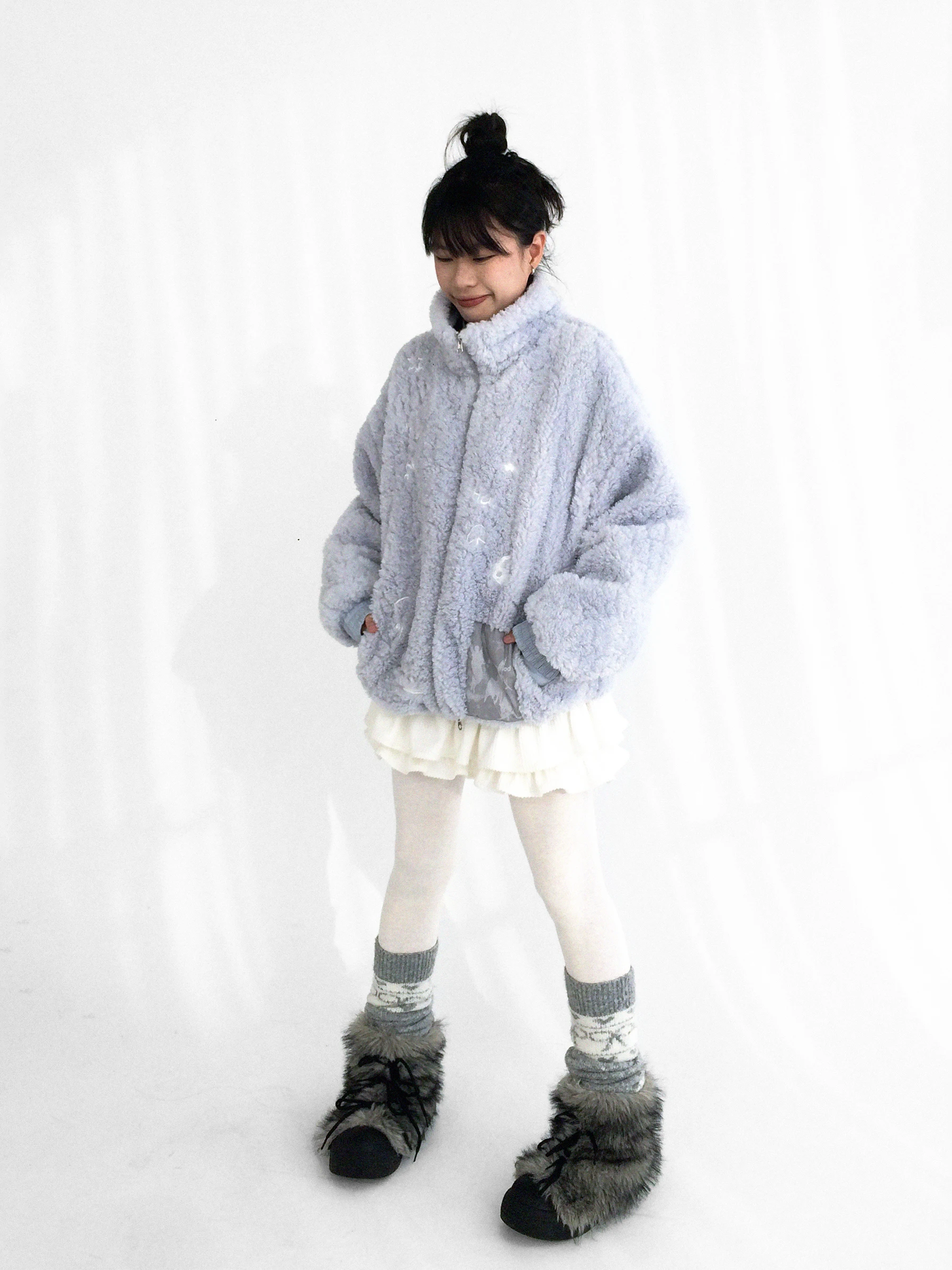 

Теплая хлопковая куртка Innood Glacier Blue с воротником-стойкой, вышивкой и нашивками из бархатной ткани с имитацией меха ягненка