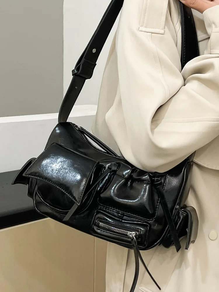 Women Vintage Black Shoulder Bag Cool Girls Grunge Handbags Fashion Design Underarm Bags Motor Style Handbag Multi-pockets 2026