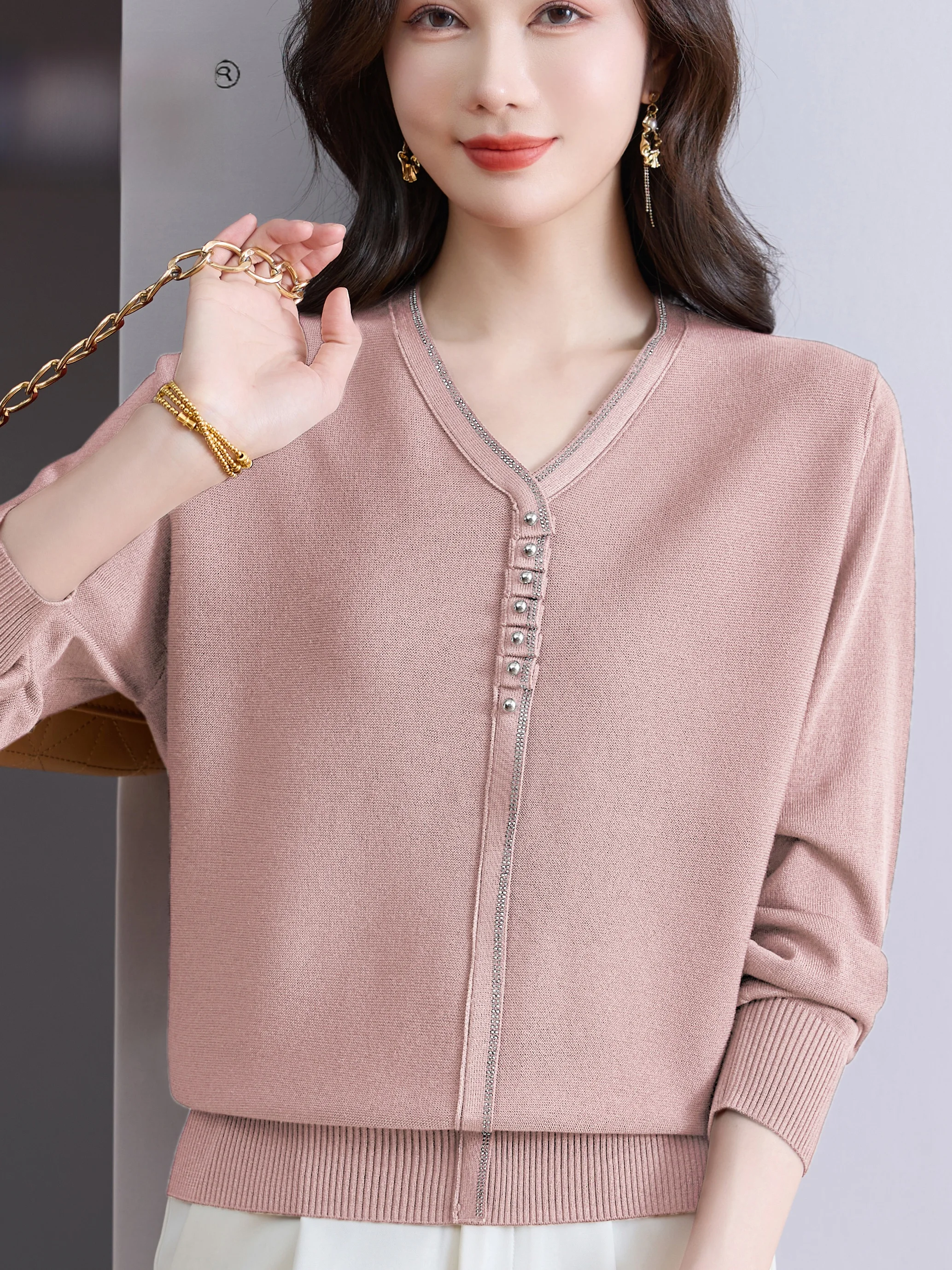 

V-Ne Beaded Knitwear Loose Fit Women's Faion Spring irt Thin Sweater Top Base Layer Head T-irt for Middle-Aged And El...