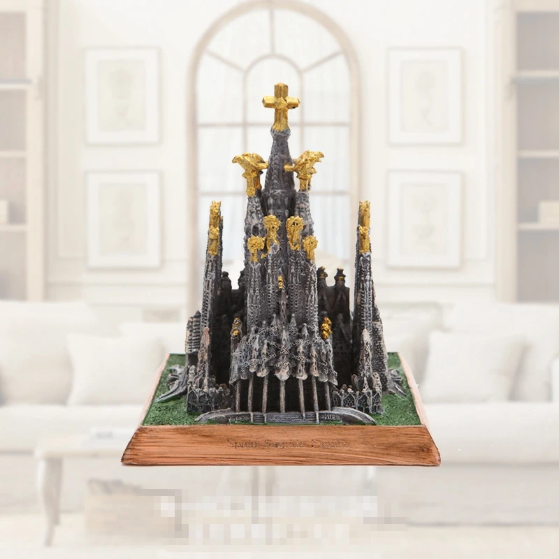 Spain Saint Family Cathedral creative ornaments World famous architectural model Sagrada Família home decoration resin crafts