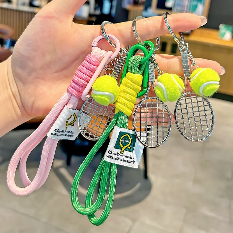 Llavero tejido a mano con colgante de raquetas de tenis creativas, bonito llavero, decoración de bolso para mujer