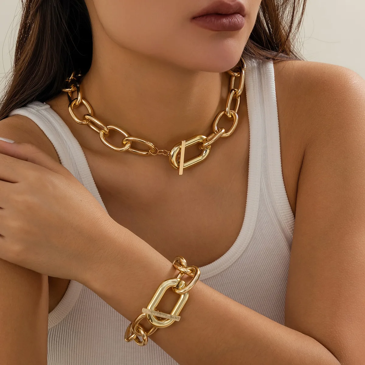 Multilayer Aluminum Chain Necklace with Geometric Metal Clasp Choker Stylish Lightweight Accessory for Office Outing