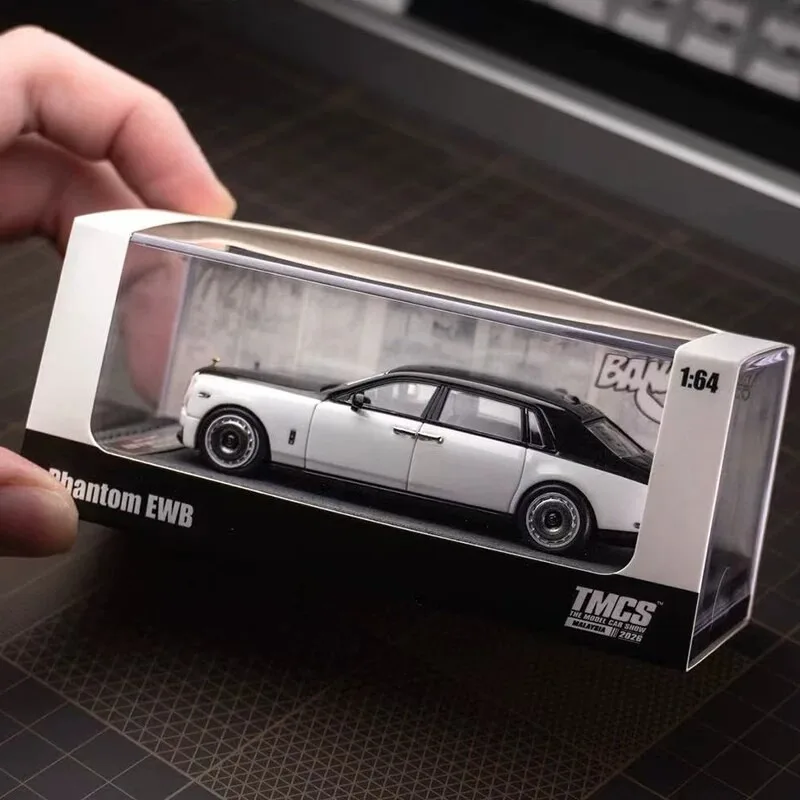 banana-1-64-rolls-royce-phantom-long-wheels-malaysia-limited-die-casting-alloy-car-model-adult-collection-ornament