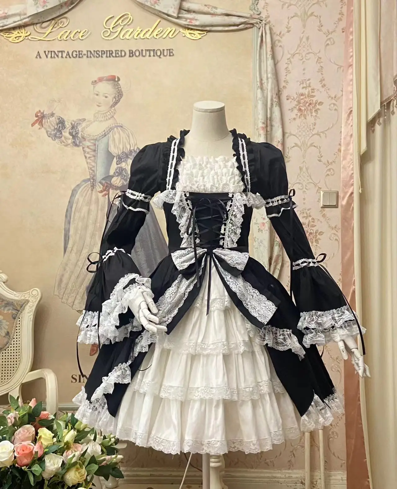 Cute Anime Gothic Lolita Dress Japanese Girl Sweet Cream Lace Princess Costume Vintage Palace Elf Cosplay Clothes Women