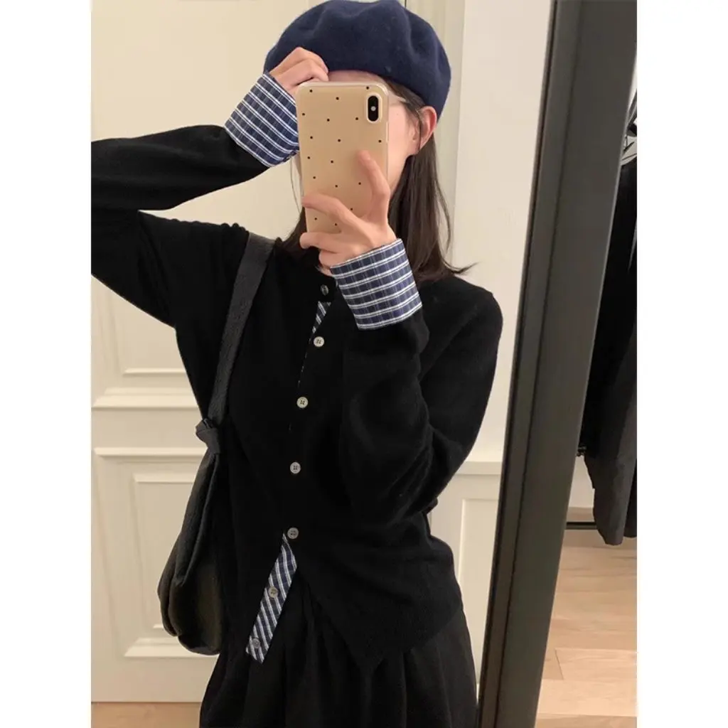 

Contrasting Fake Two-Piece Plaid Top Lazy Style Knitted Cardigan Black Jacket Versatile Age-Reducing Spring