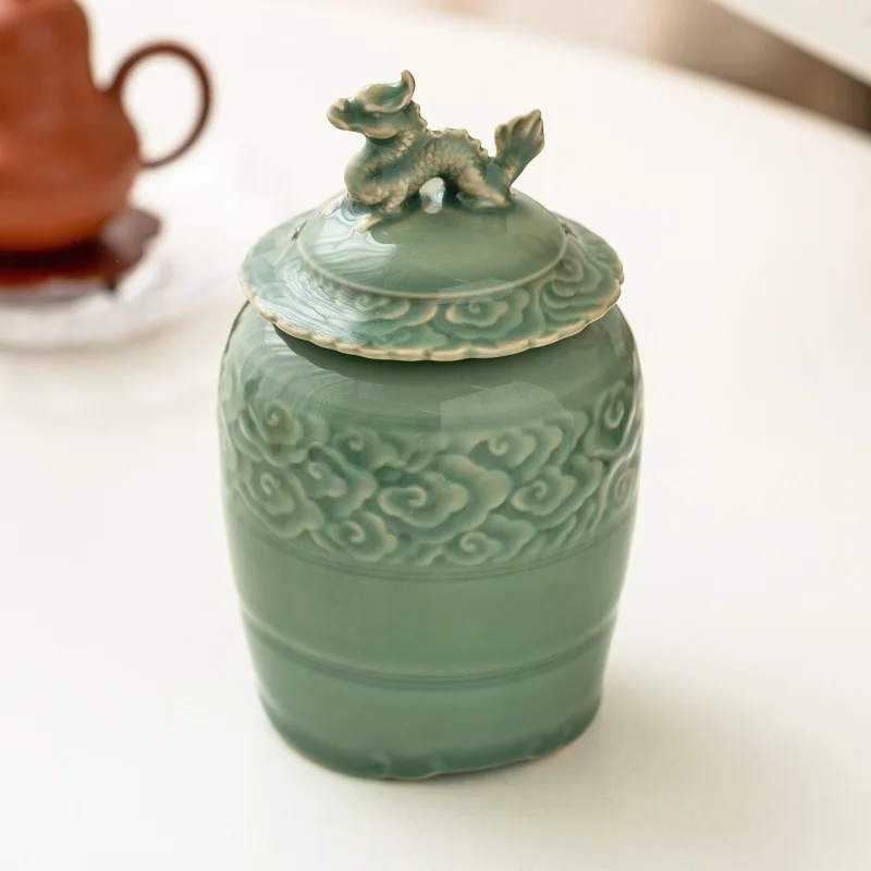 2025 Large Handmade Pet Urn, Ceramic Hand Knife Carving Process Urn for Dog，Knife Engraved Texture Design, Special Craftsman