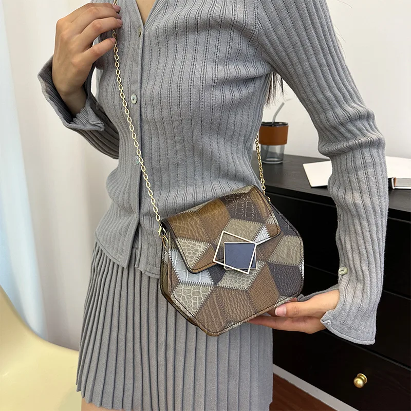 2024 Fashion Shoulder Bag, New Contrastive Color Minimally Casual Women's Shoulder Bag