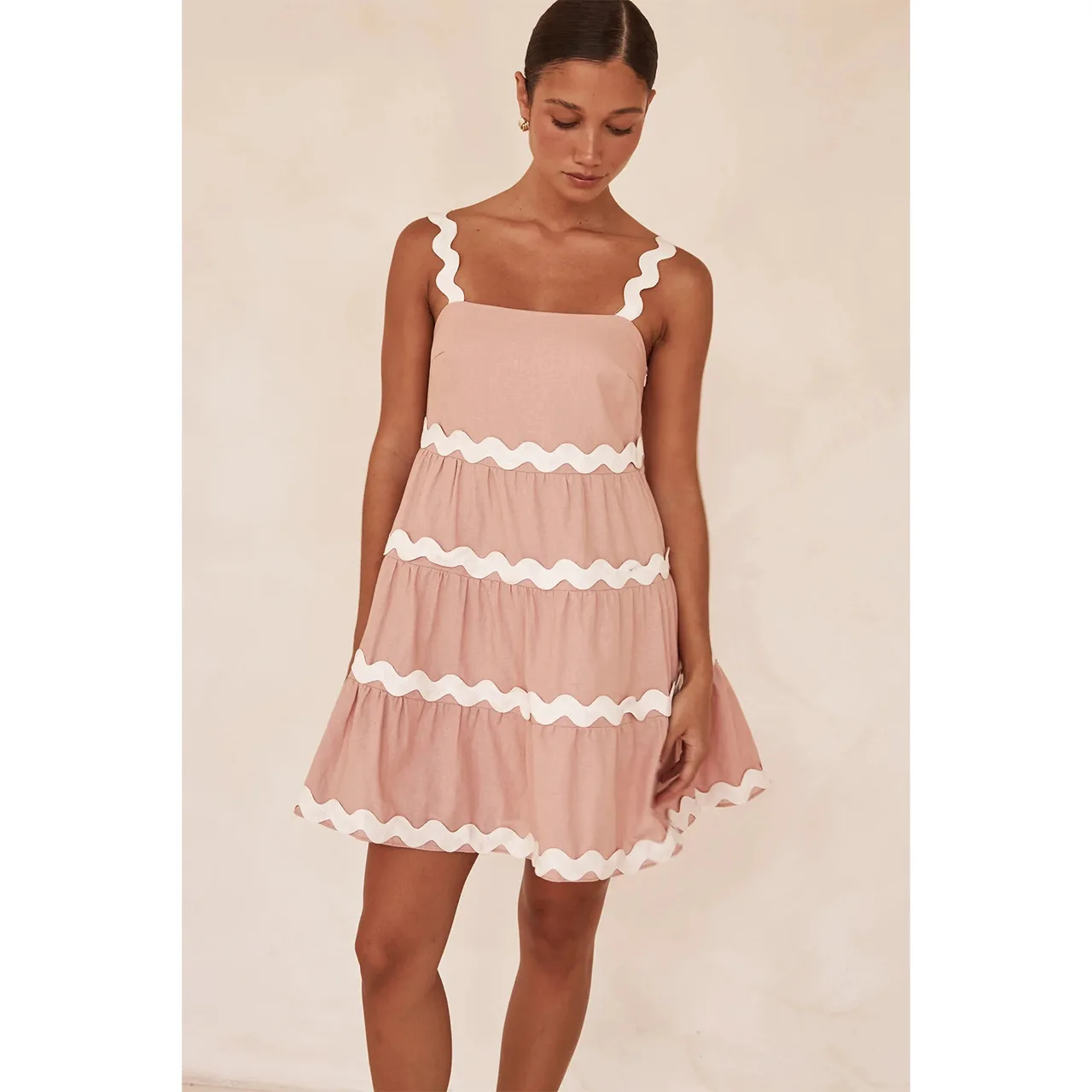 Europejskie i amerykańskie nowe modele na wiosnę i lato, luźna, słodka i świeża koronkowa sukienka z krótkim rękawem