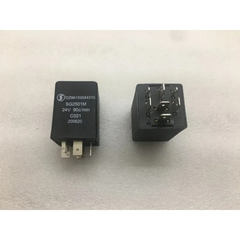 Suitable for L3000 heavy duty truck tractor electronic flasher flash relay original factory accessories
