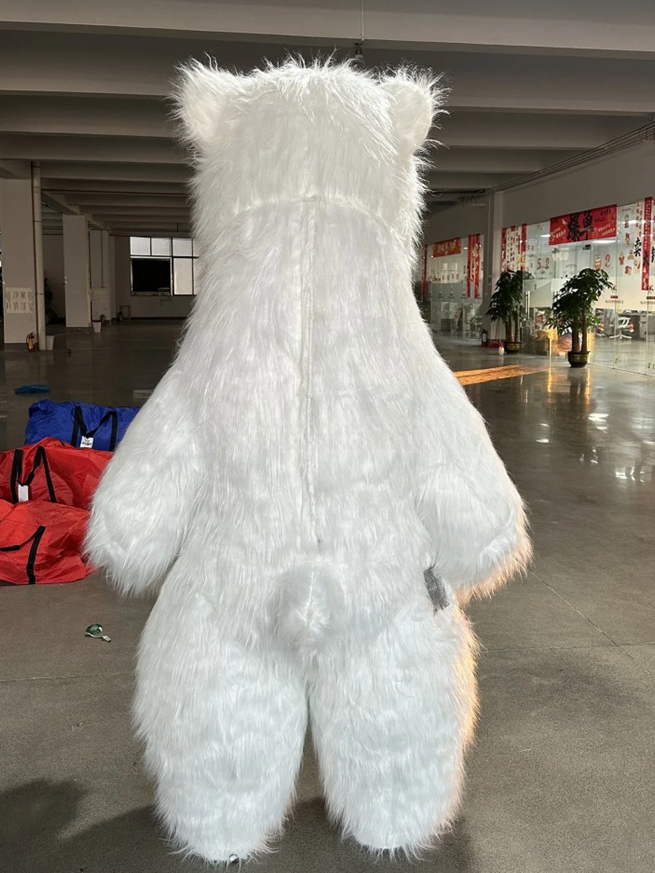 Giant Inflatable White Polar Bear Mascot Costume Smiling Face Furry Cosplay Suit for Parties Halloween Christmas Fancy Dress view 5