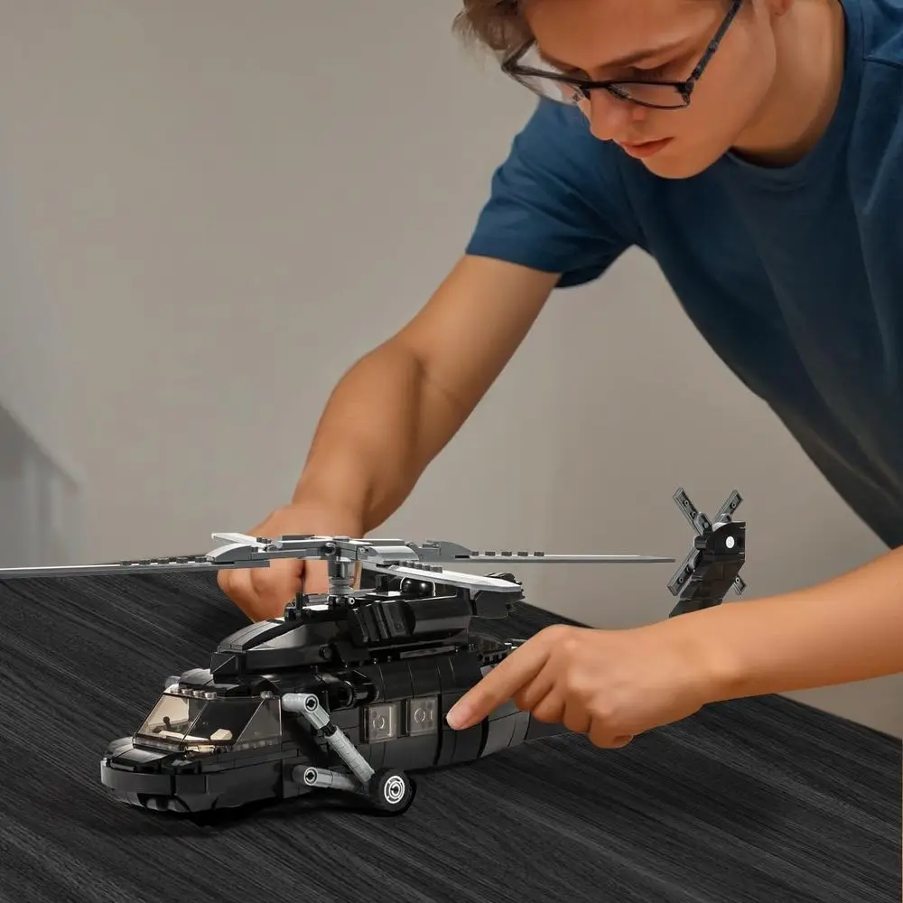 مجموعة بناء الطائرات العسكرية لطائرات الهليكوبتر بلاك هوك UH-60، 660+ قطعة، هدية مثالية للأطفال والكبار