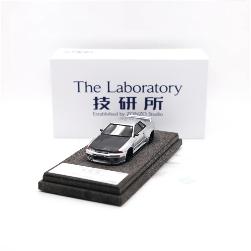 The Laboratory 1:64 Garage Active Widebody R32 Titanium silver (carbon hood) limited399 Resin Collector's Vehicle Model Car