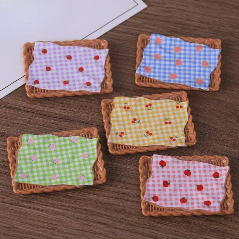 3pcs Mini Wicker Bread Basket Tray Dollhouse Food Play Fruit Tray Resin Dollhouse Furniture Miniature Scene Decoration Accessory