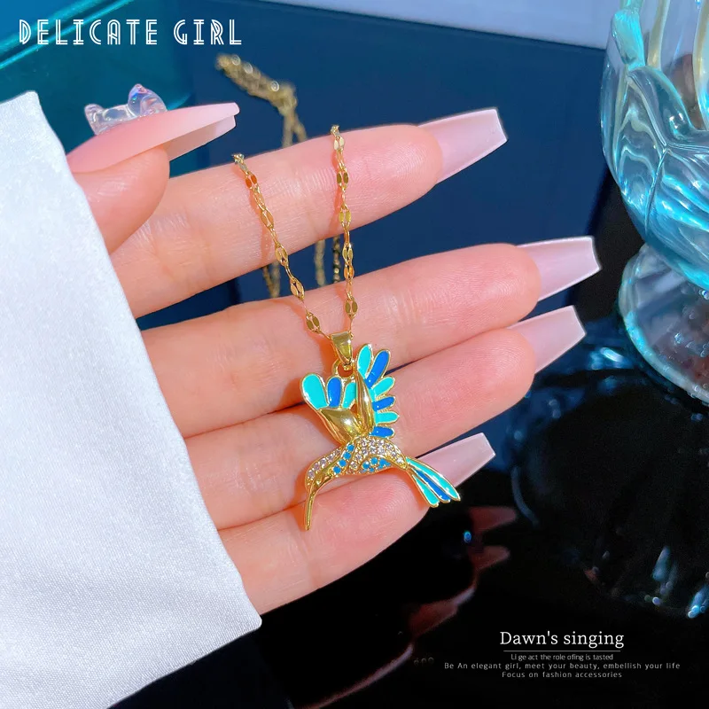 Edelstahl-Halskette mit blauem Kolibri-Anhänger für Damen, trendige fliegende Vogel-Halskette, Choker, ästhetischer Schmuck, Geschenk – Detail 3