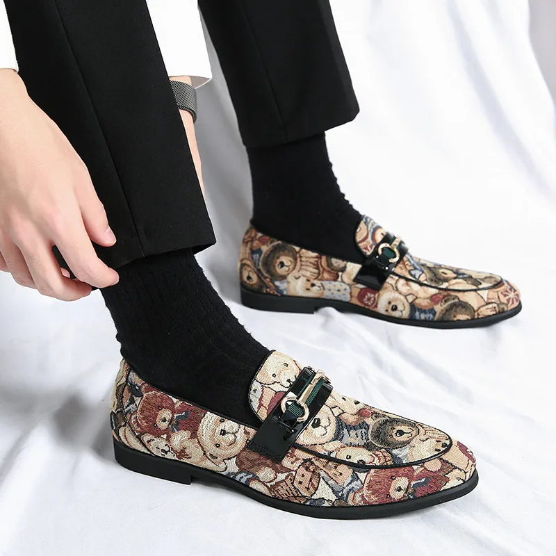 Luxury Bear Print Men Loafers Brand Designer Moccasin Man Embroidered Flats Casual Slip On Shoes Men Pointed Toe Wedding Shoes