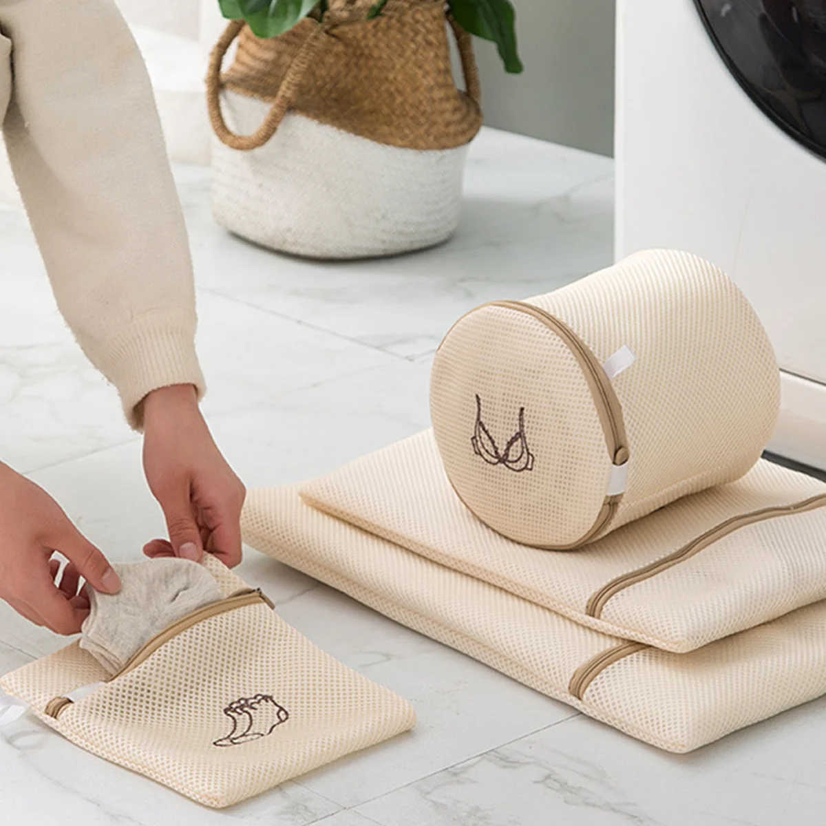 

6Pcs Mesh Laundry Bag Set for Delicates Thickened Washing Garment Bags Protect Bras Underwear Sweaters Minimize Color Bleed