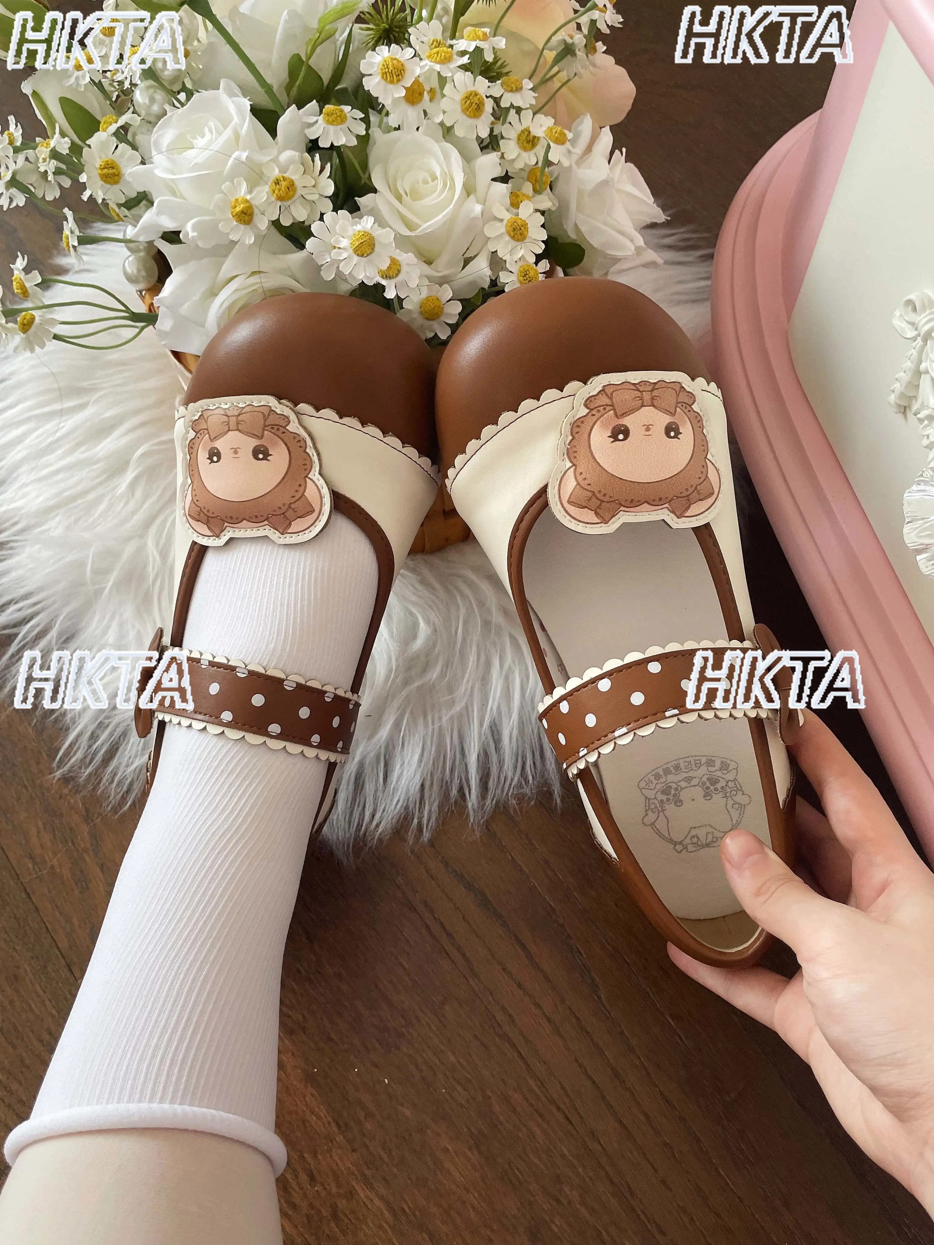2025-dulce-lolita-otono-invierno-versatil-pu-zapatos-de-interior-pisos-ninas-kawaii-lindo-dibujos-animados-puntos-arco-encaje-cabeza-redonda-zapatos-de-mujer