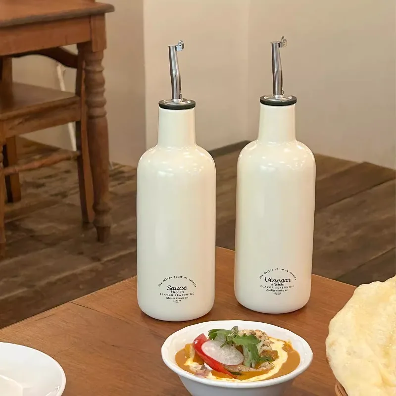 

Kitchen Ceramic Soy Sauce Vinegar Bottle Replacement Bottle Sub-bottling Simple Japanese Oil Pot