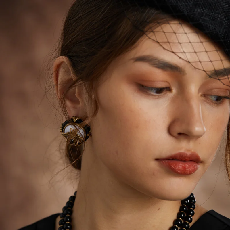 

Vintage Black Agate Bee Stud Earrings Moth Luxury Brand Jewelry Natural Stone Gold Color Accessories Women High Quality 2025