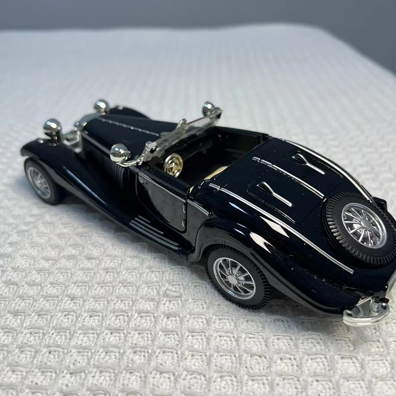 1:28 Mini Model Alloy Retro Vintage Car Diecast Model Toy Black Vehicle Pull Back Car Simulation Collection Gifts Toys Boys