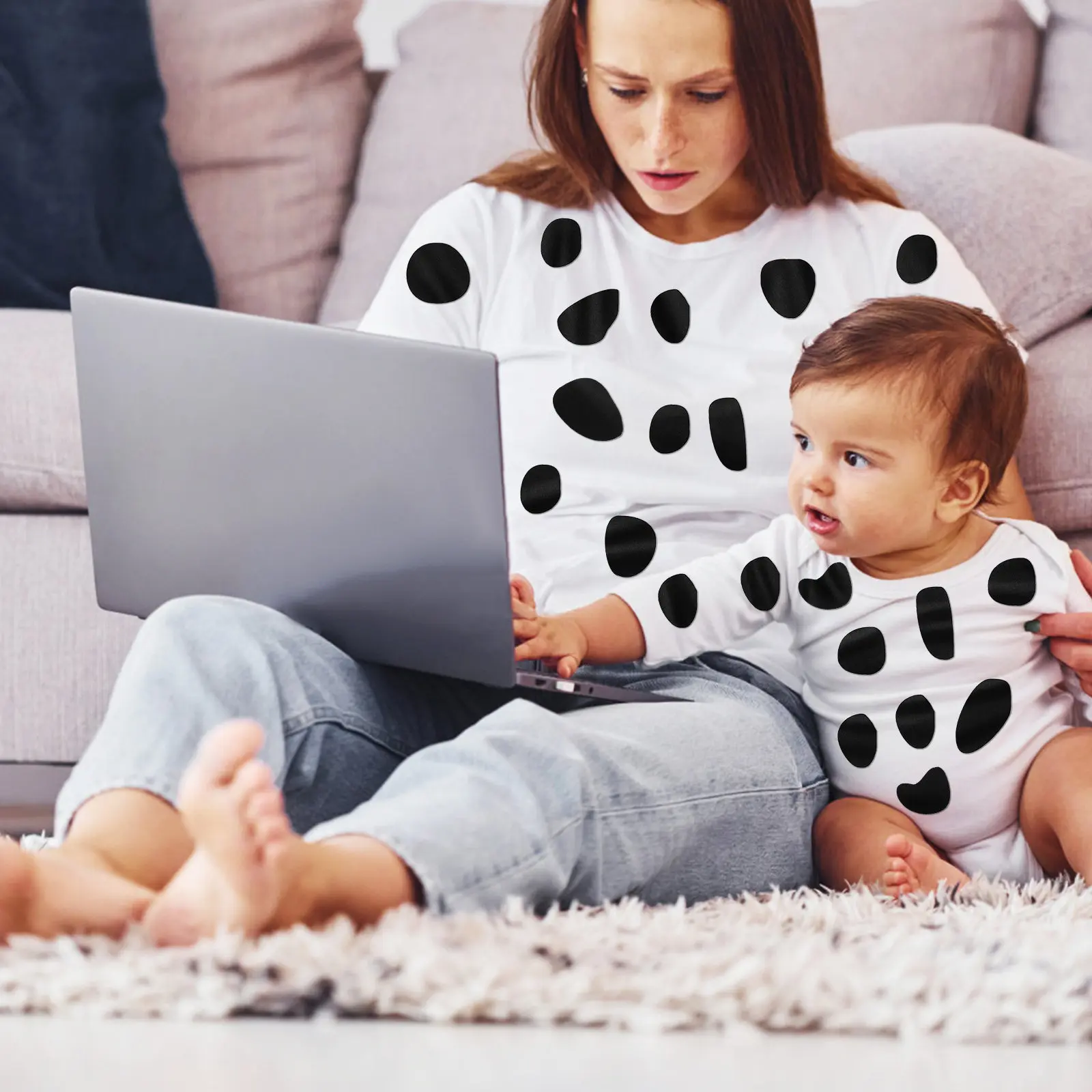 

6 листов фетровых клейких кругов с принтом далматинца для праздничной одежды, поделок и декораций из фетра