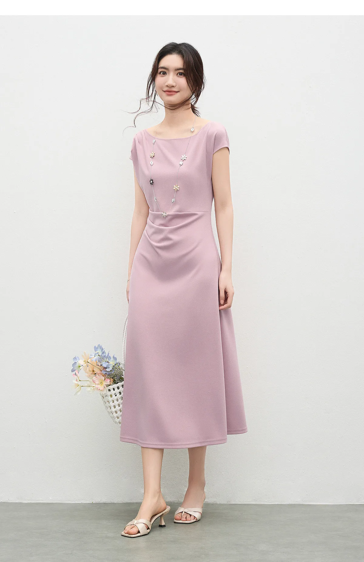 SENTUBILA Schwarzes Minimalistisches A-Linien-Kleid mit Kurzen Ärmeln für Damen 2026 Sommer Elegantes Boot-Ausschnitt Gerafftes Kleid mit Schmaler Taille 162LI5946 – Detail 32