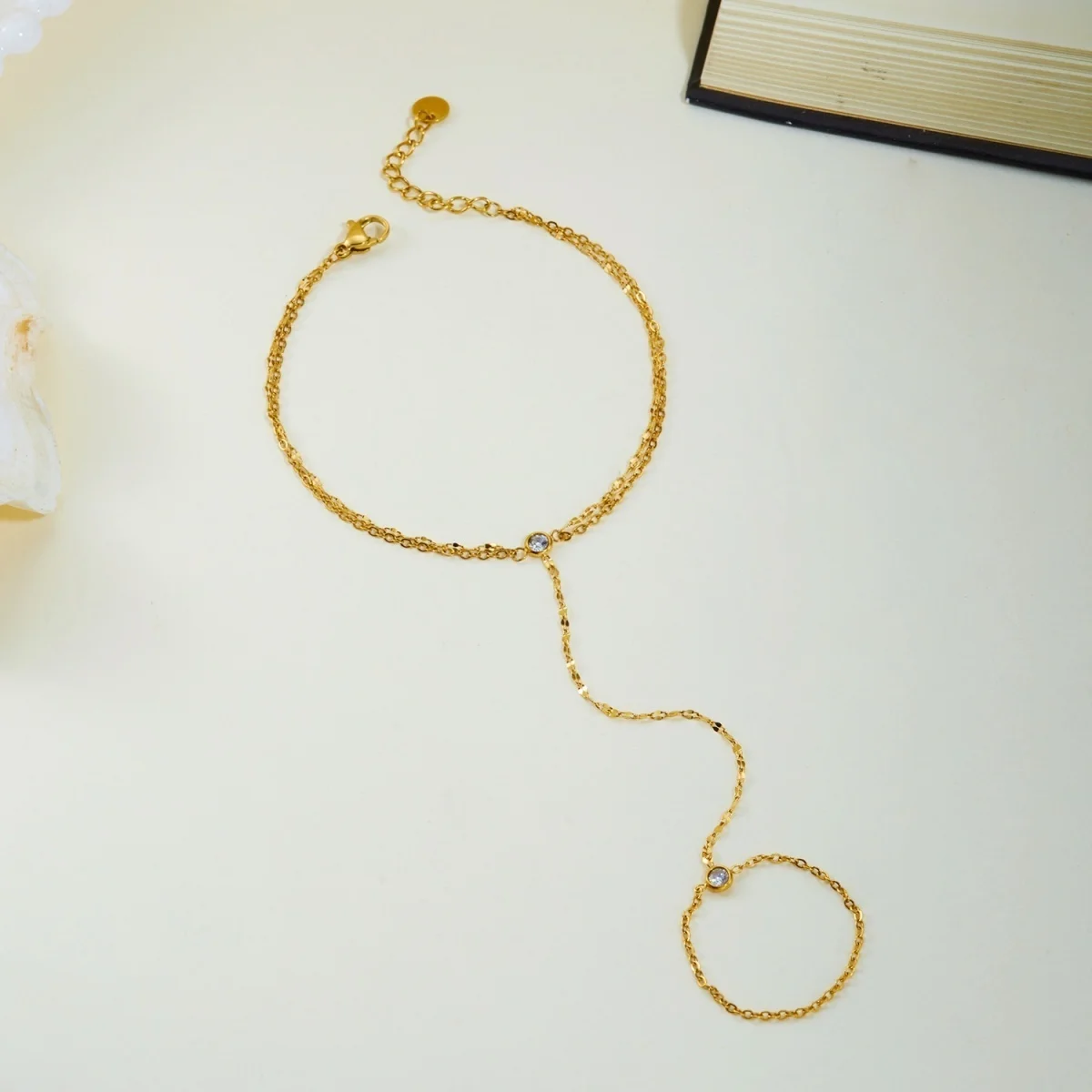 Edelstahlarmbänder mit roten Zirkonia-Steinen, dreischichtig, für Damen und Herren, runde Armreifen mit Strasssteinen, die Finger und Handgelenk verbinden, Party-Schmuck. – Detail 17