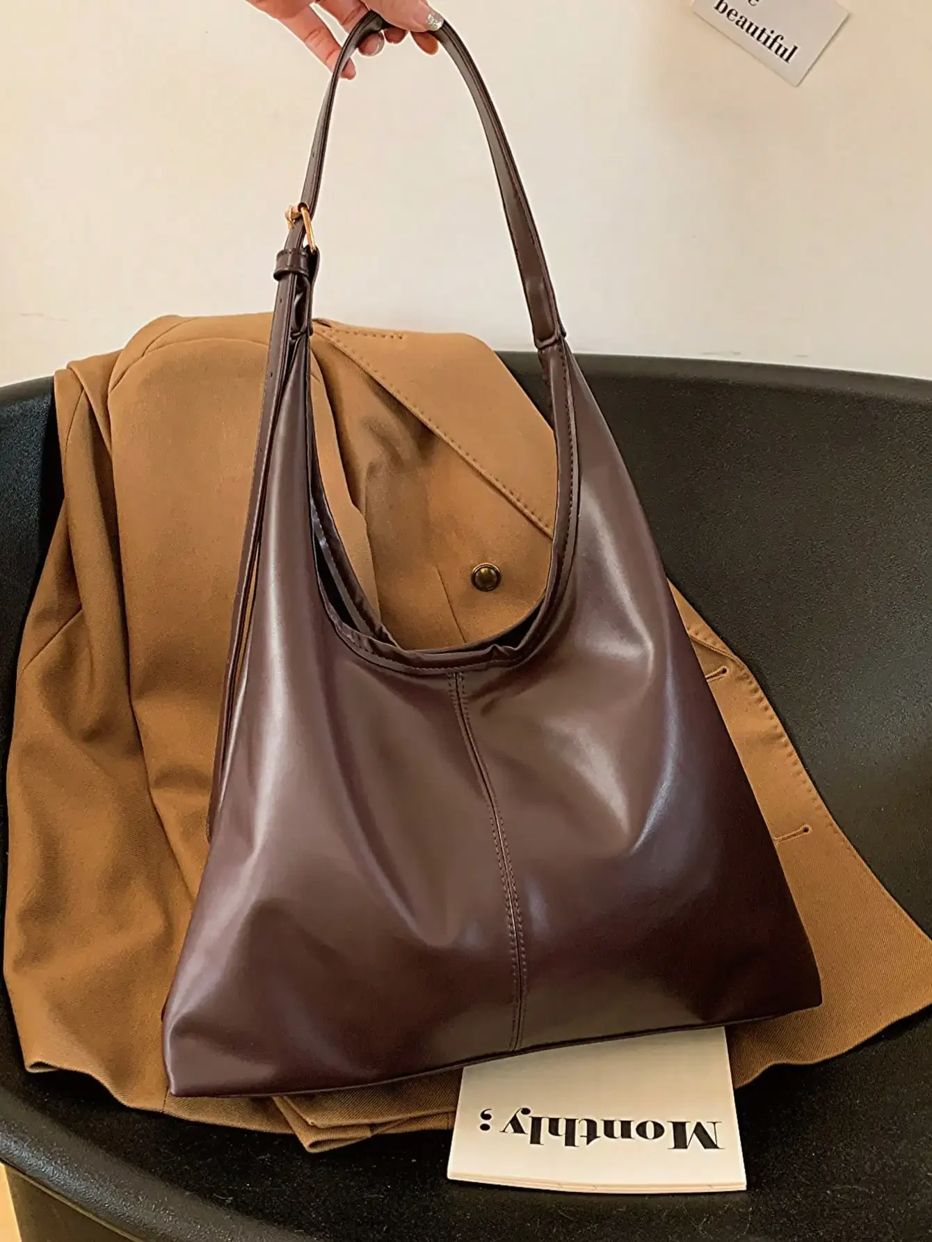 Vintage-Umhängetasche mit großem Fassungsvermögen für Damen mit weicher, solider Umhängetasche – Detail 9