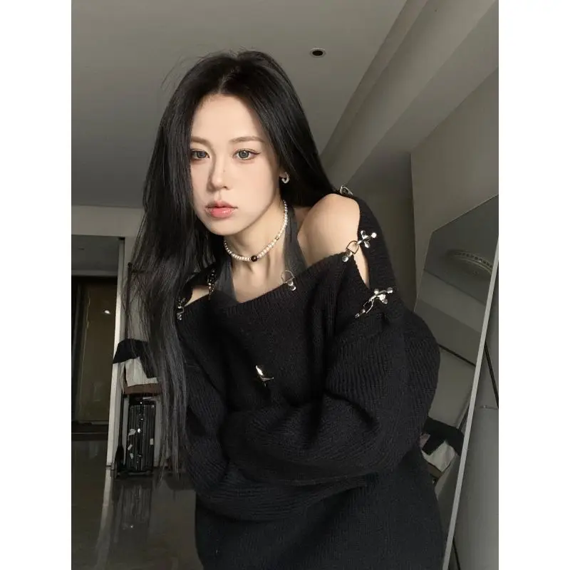 Autumn and winter new women\'s warm stand up collar sweater long sleeved hollow top cold proof pullover sweater knitted sweater