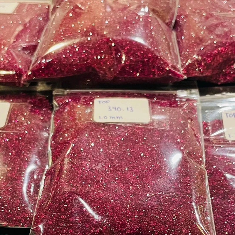 Rubin in Taubenblutrot Künstlicher Edelstein Kleine Größe Runde Form Großhandel – Detail 6