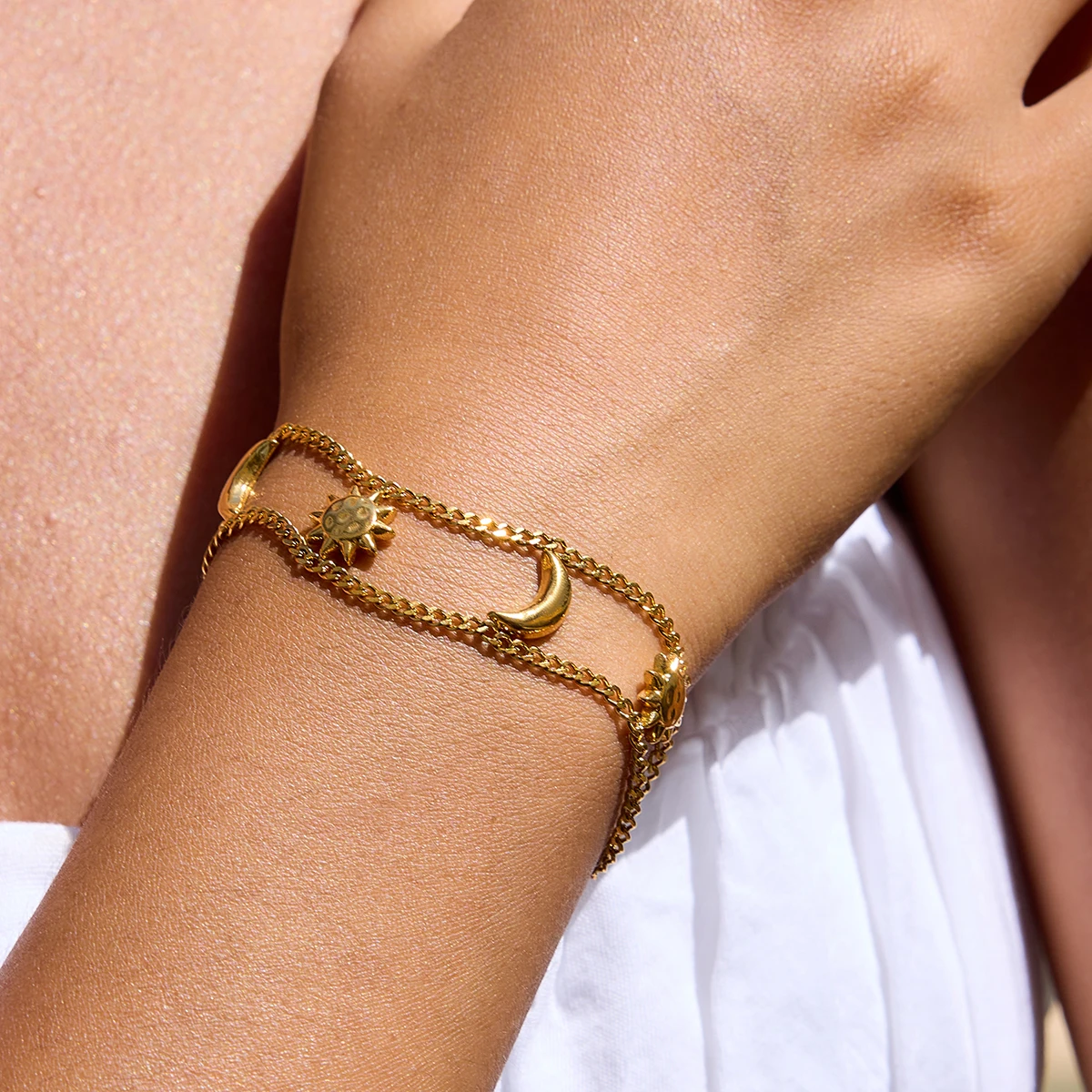 

AIKOER Fashion Trend 18K Gold Color Plated Stainless Steel Sun Moon Bracelet Chain Stackable Bracelet Women's Jewelry