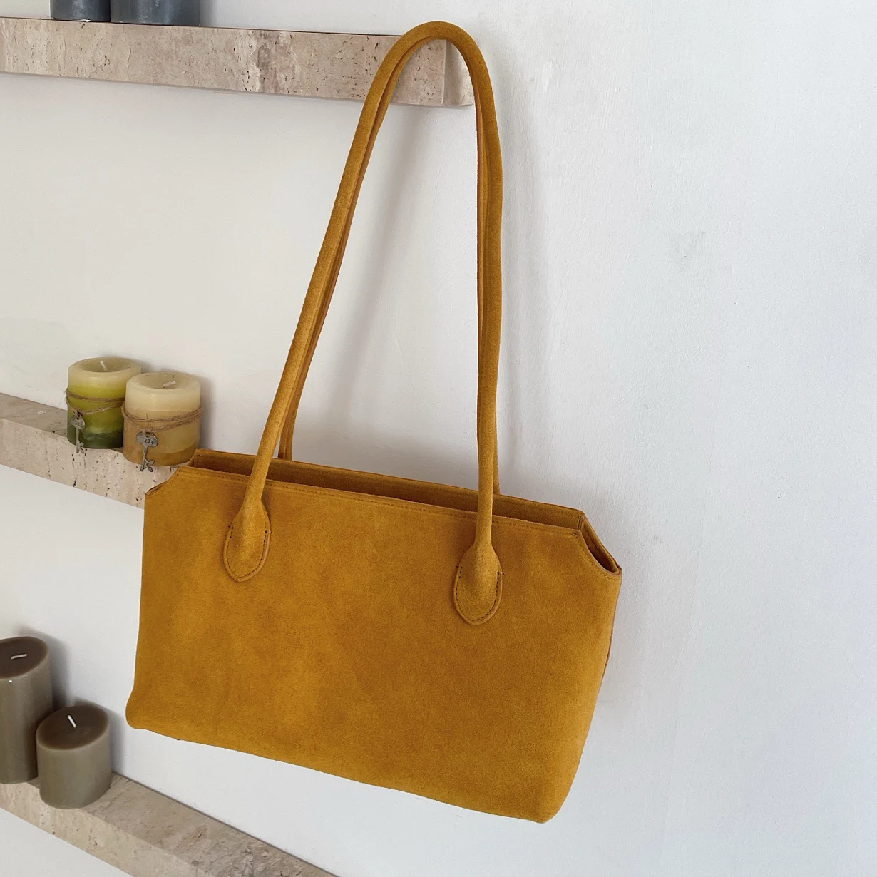 

Suede Women's Tote Bag 2025 New Niche Design Large Capacity Vintage Frosted Cowhide Winter Fashionable Hand-in-Law Shoulder Bag