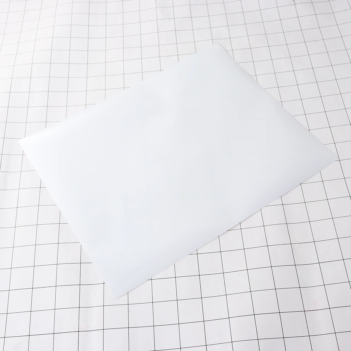 

DIY PU 25x30.5cm Heat Transfer Vinyl HTV Vinyl Film for T-Shirts Sports Clothing Bags Garments Fabrics (White)