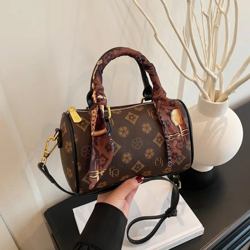 

2025 Monogram Pillow Bag Vintage Shoulder Purse for Women Retro Crossbody Tote Fashion Top Handle Bag, Classic Day-to-Night Bag​