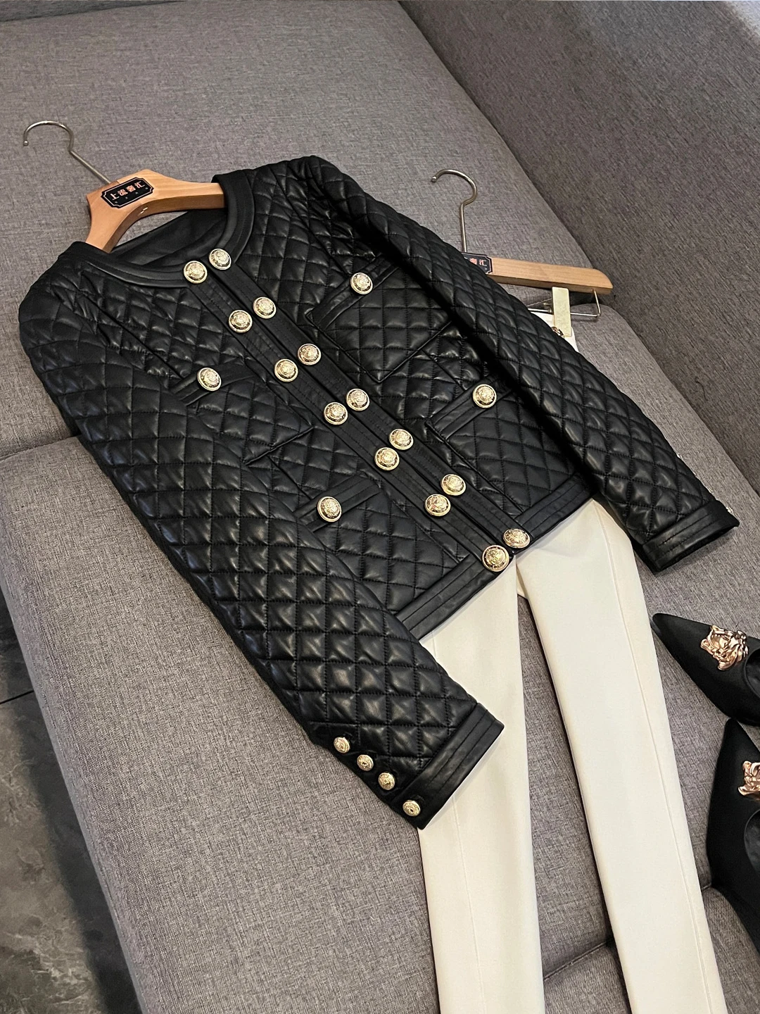 

Retro Faion ort Leather Jaet Women's eepskin Coat Small Fraance Sle Winter 2025 New Arrival Cleanfit Waist Belt