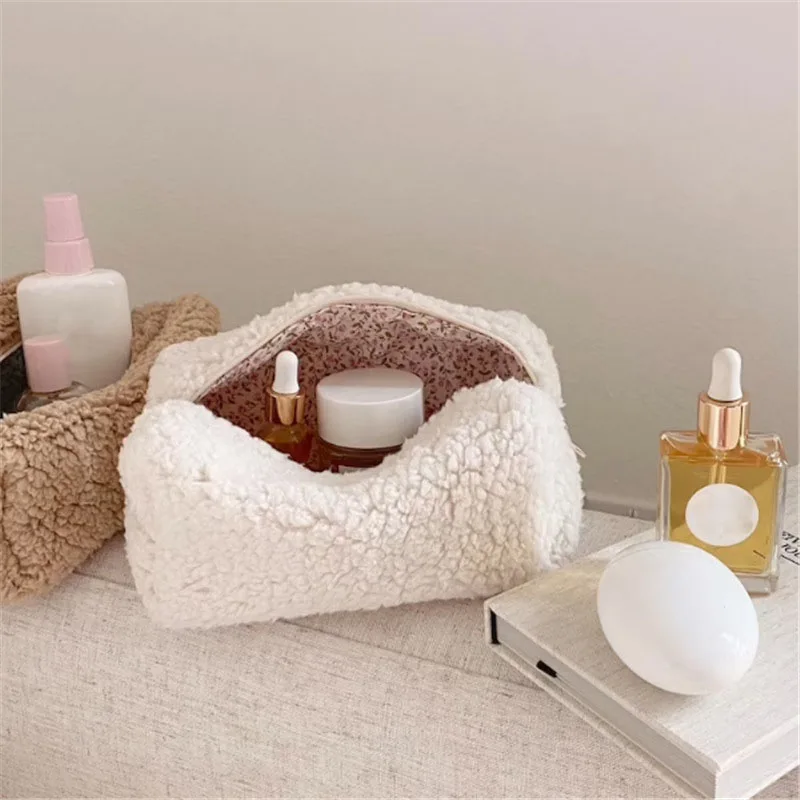 Lambswool Fur Makeup Bags for Women Soft Travel Cosmetic Bag Organizer Case Lady Girls Make Up Case Necessaries Storage Bag