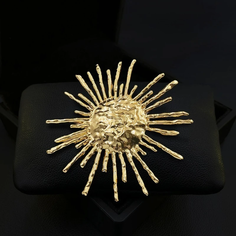 Exquisite Vintage Sunflower Brooch For Women Men Baroque Style Metal Luxury Lapel Pin Suit Shirt Accessories Jewelry Gifts 2107