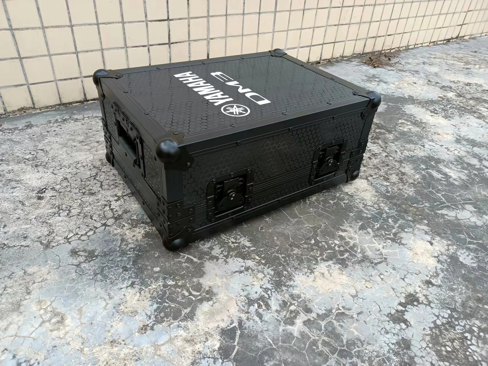 

Flight Case for Yamaha DM3 COMPACT Mixing Console Aviation Chassis Suitcase Shockproof Thickening Performance Supporting Box