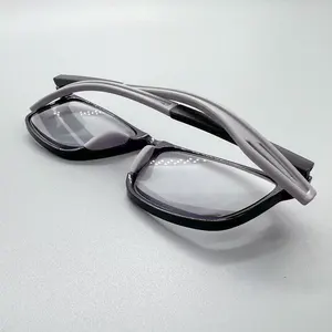 Bir kadını okuyan gözlükte ilk 10 satış-no. 3