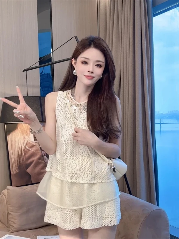 

Elegant Lace Hollow out Sleeveless Vest Top Women's High Waist Slimming Shorts Fashionable Two Piece Set Summer New Arrival