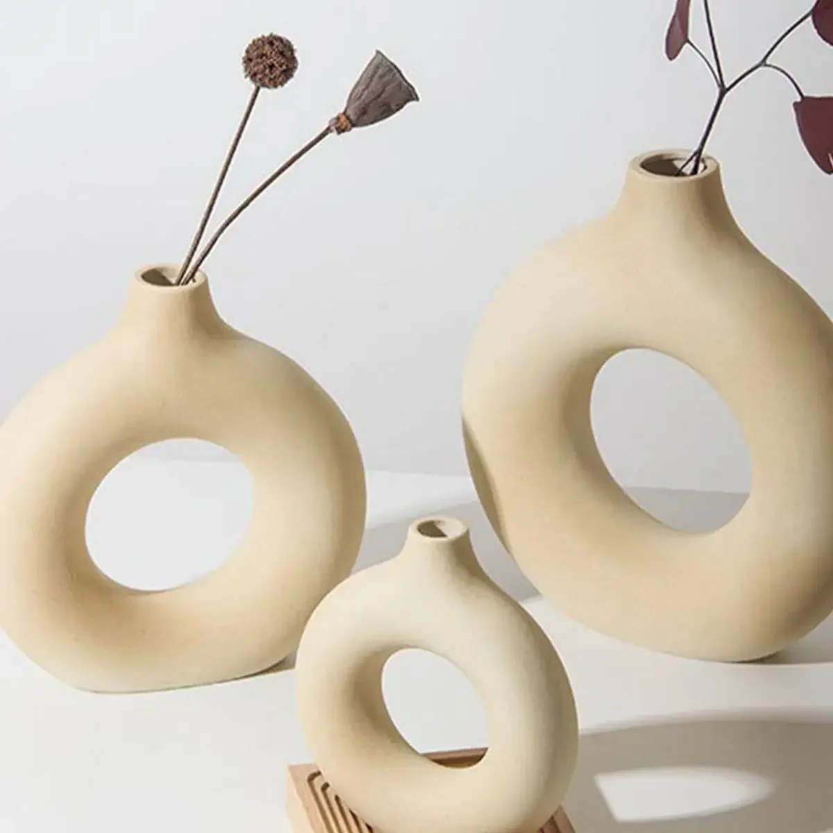 1PC-Elegant Ceramic Frosted Circular Donut Vase - Modern Minimalist Decor, Perfect for Flower Arrangement and Home Decoration