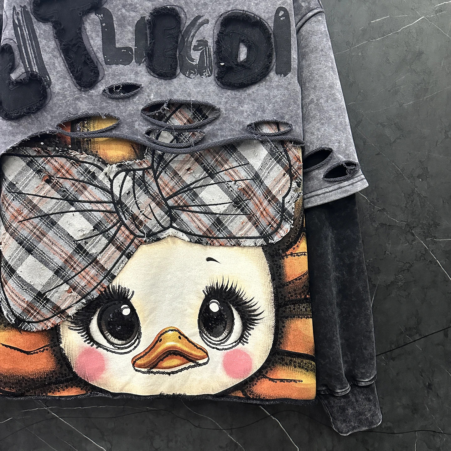 2025 Autumn Heavy Industry Distressed Fake Two-Piece Cartoon Crew Neck Sweatshirt for Women Loose Casual Fashion Versatile Top
