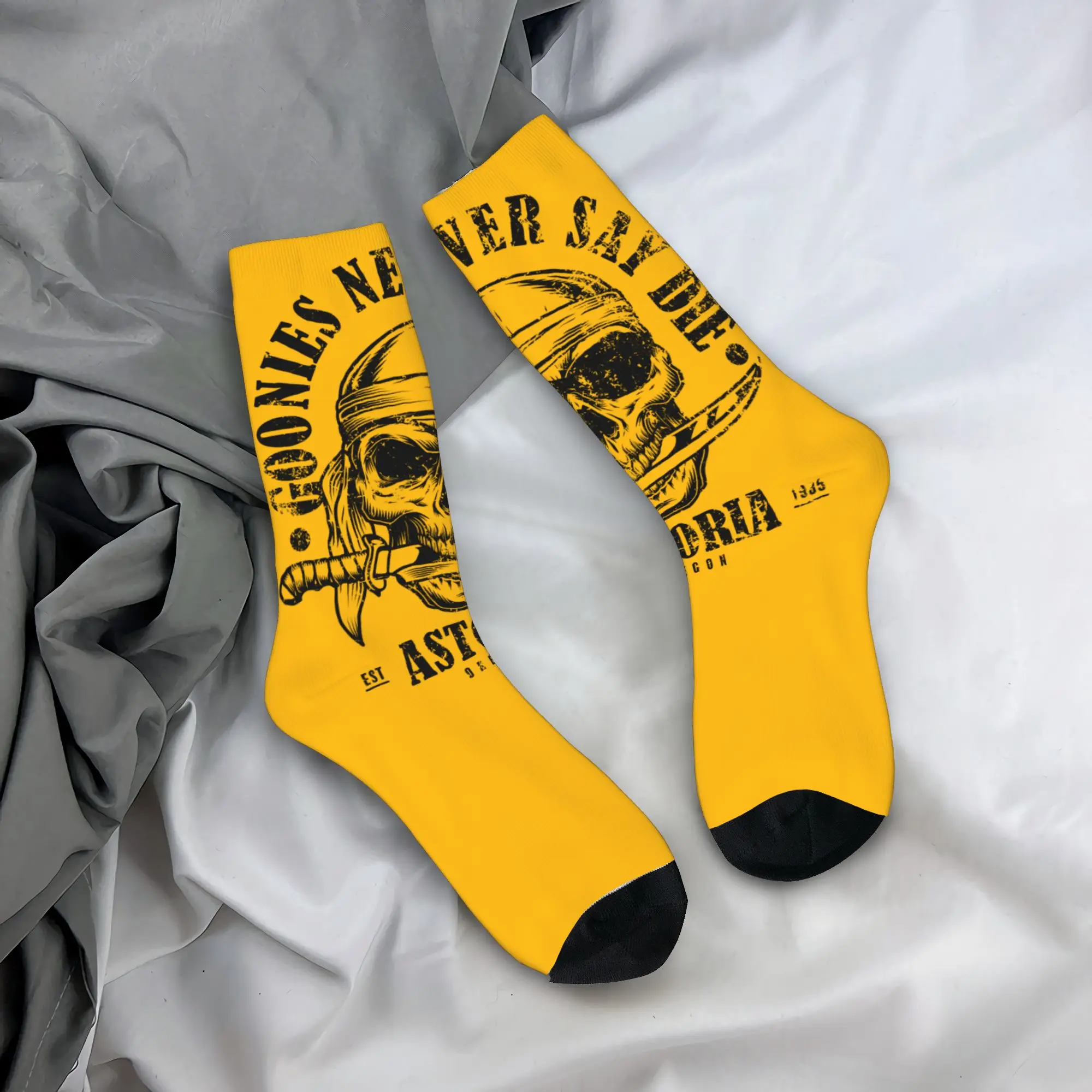 

Носки Custom Goonies Never Say Die для мужчин и женщин, теплые модные носки с изображением пиратского черепа