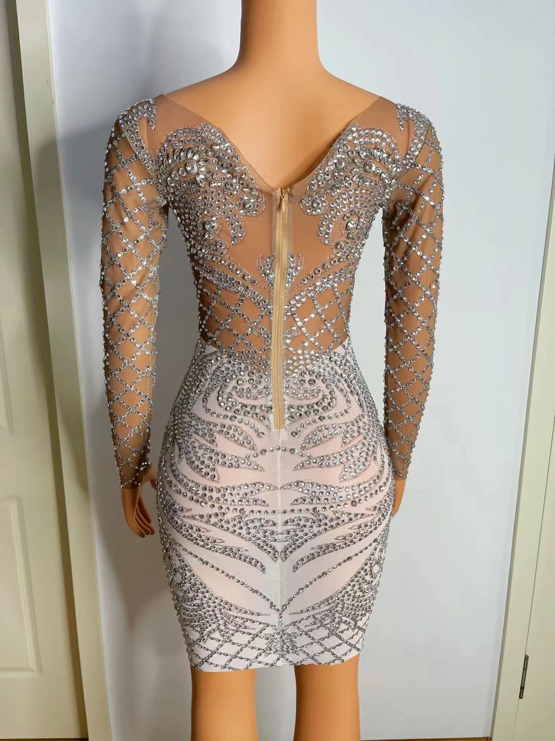 Vestido Sexy de diamantes de imitación plateados para mujer, traje de fiesta de cumpleaños de noche, traje de rendimiento de baile, Mantou, diseñador de marca