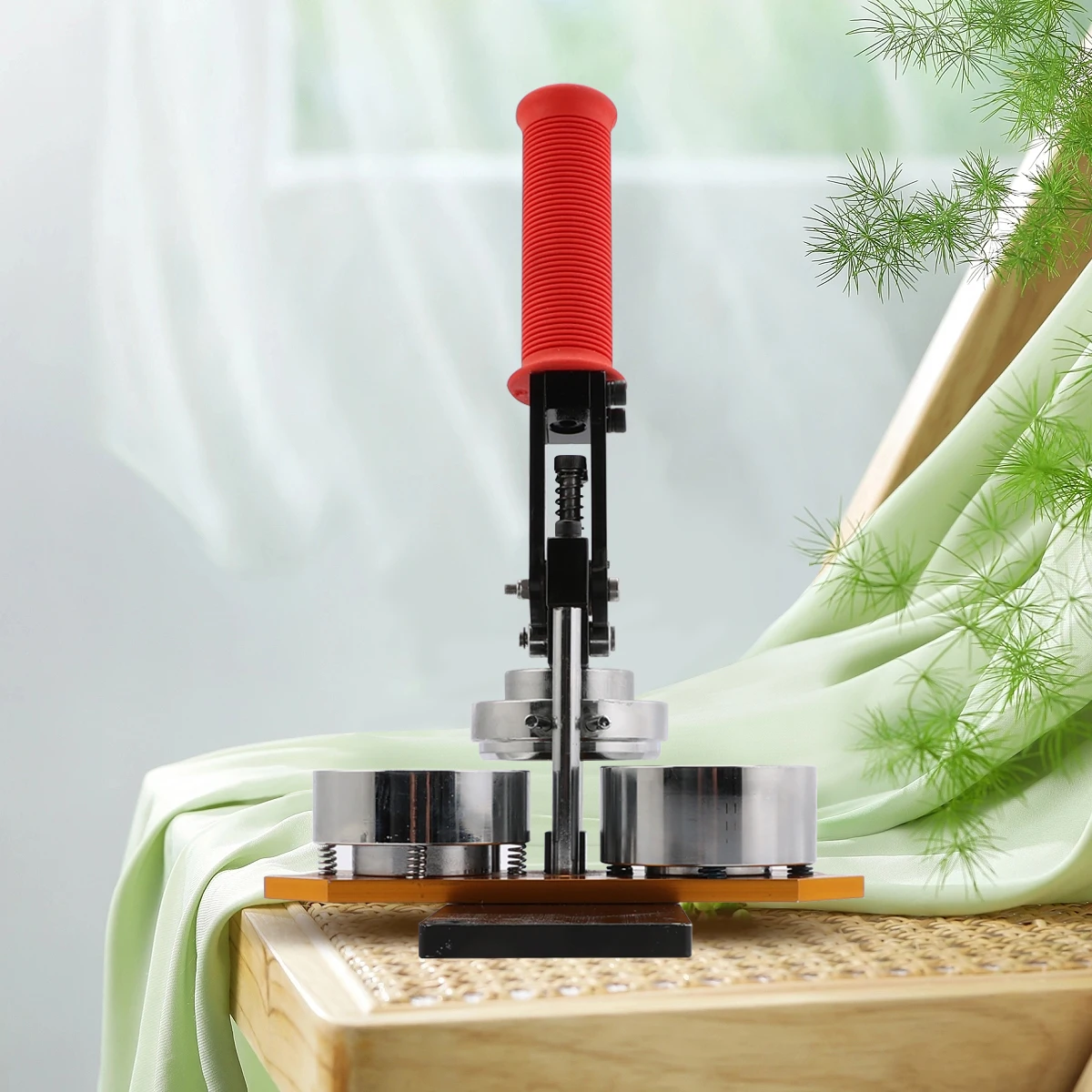 

Машина для изготовления бейджей, фотопресс, магнитная кнопка — круглая, 58 мм (для изготовления магнитов на холодильник)